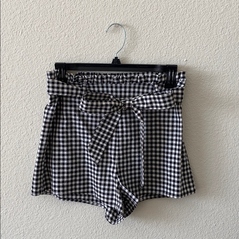Forever 21 black & white gingham shorts size S